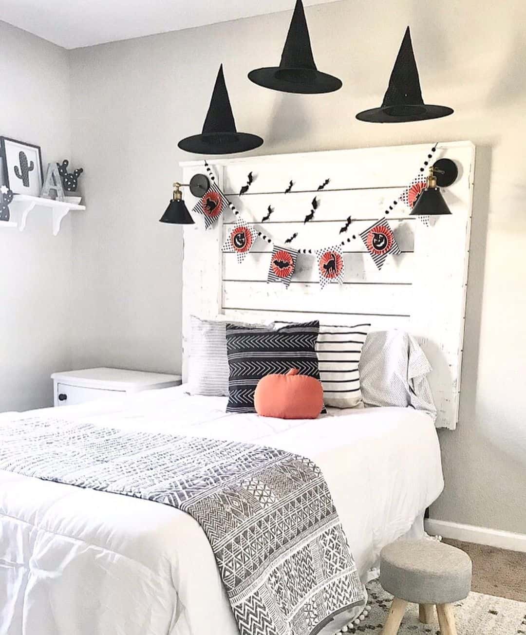 17 Halloween Bedroom D Cor Ideas Anyone Can Pull Off