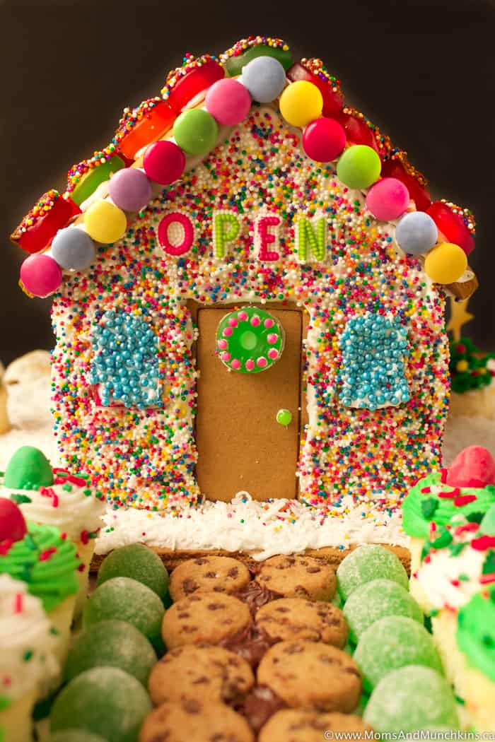 18 Best Christmas Gingerbread House Ideas