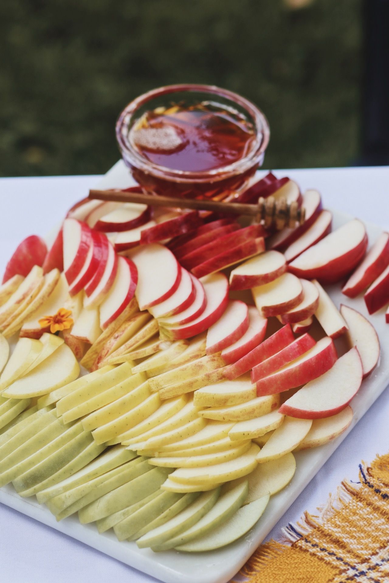 18 Rosh Hashanah Table Decorations To Get You Inspired For This Year S