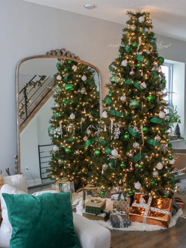 20 Beautiful Emerald Green Christmas Decoration Ideas Nikki S Plate