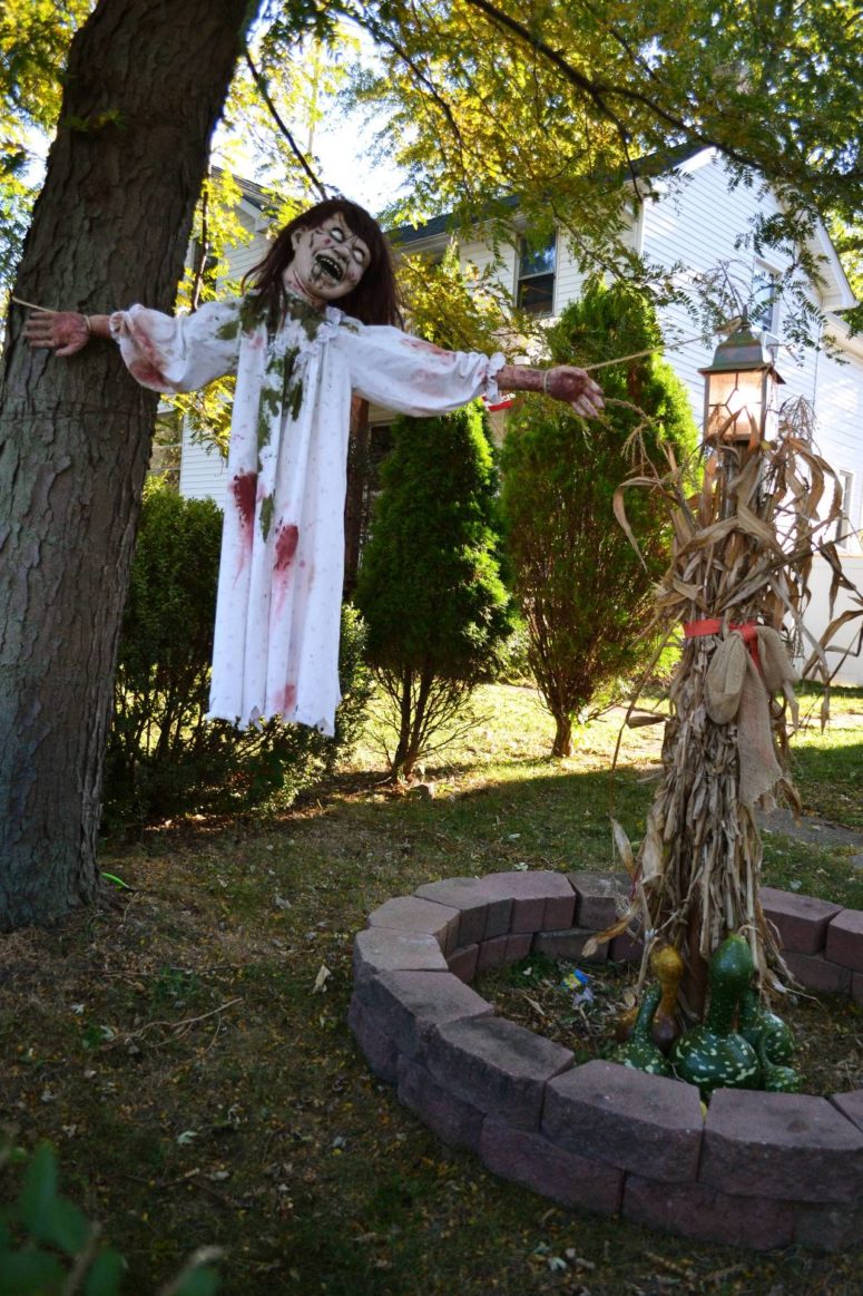 20 Unique Halloween Yard Display Ideas For Inspiration In 2020 Star