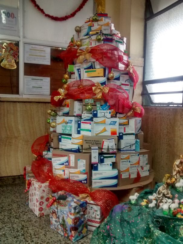 25 Hospital Christmas Decorations That Show Medical Staff Are The Most