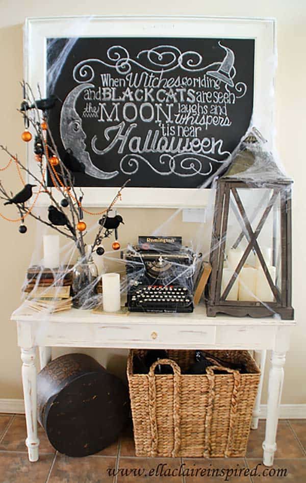 25 Ideas To Style Your Console Table With Spooky Halloween Decorations