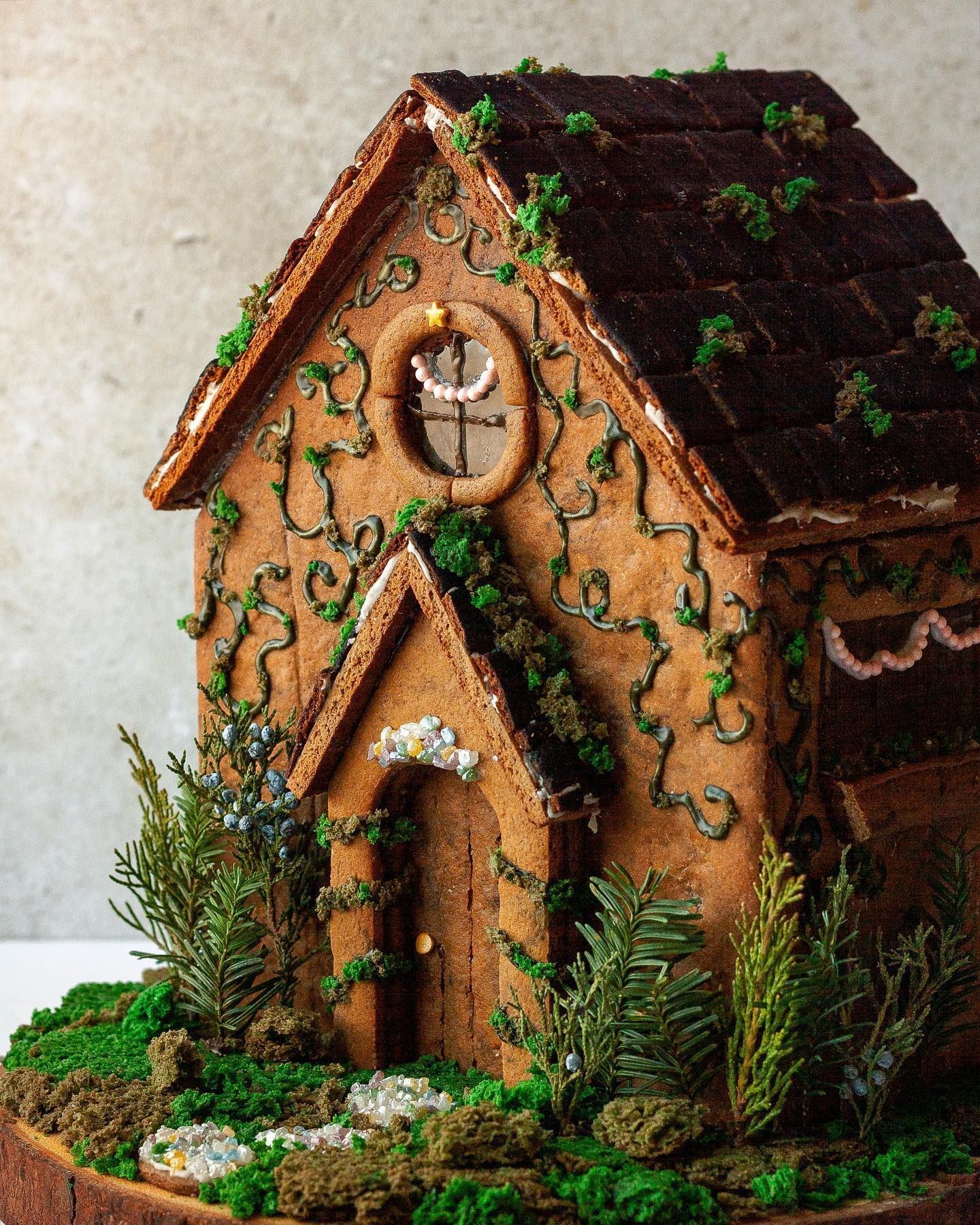 27 Creative Gingerbread House Ideas With Pictures