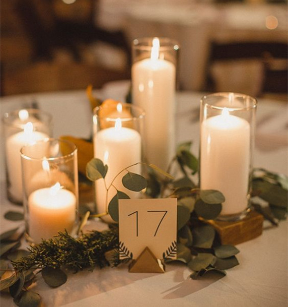 28 Centerpieces For Round Tables In Different Styles Everafterguide