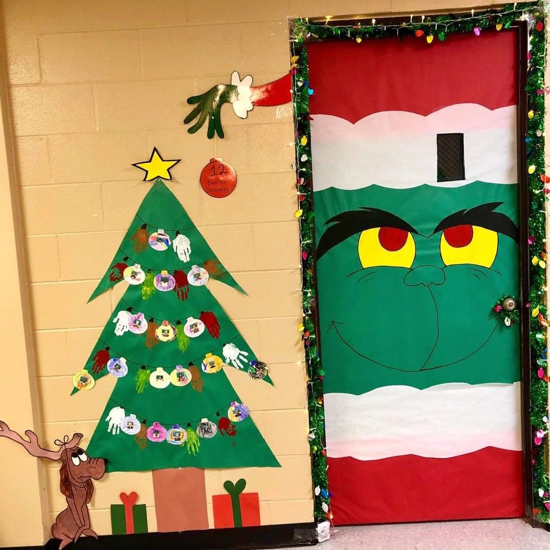 30 Ideas For Door Decoration For Christmas To Welcome Your Guests