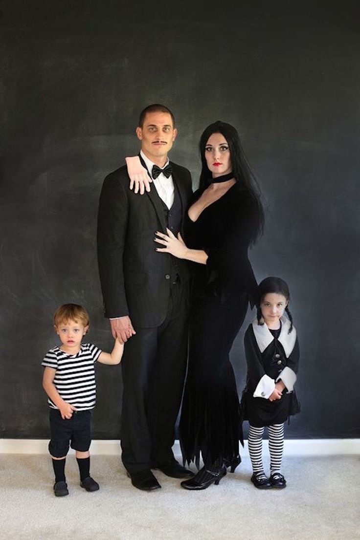 40 Of The Best Family Costumes For Halloween Family Themed Halloween