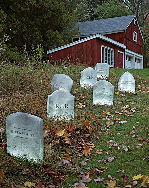 40 Spooky Halloween Outside Decorations Ideas 2021