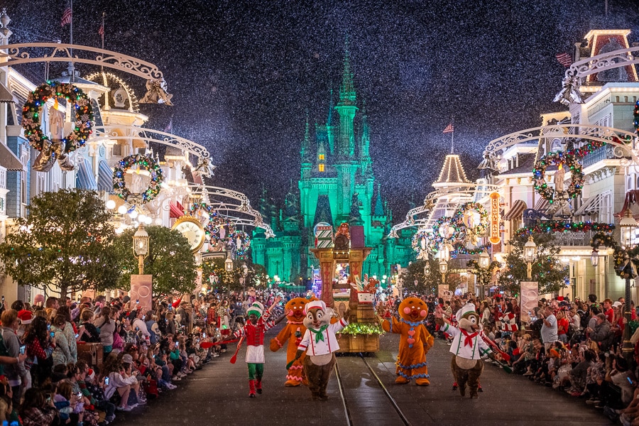 5 Magical Dates Disney Unveils Christmas Decorations Stylish Home