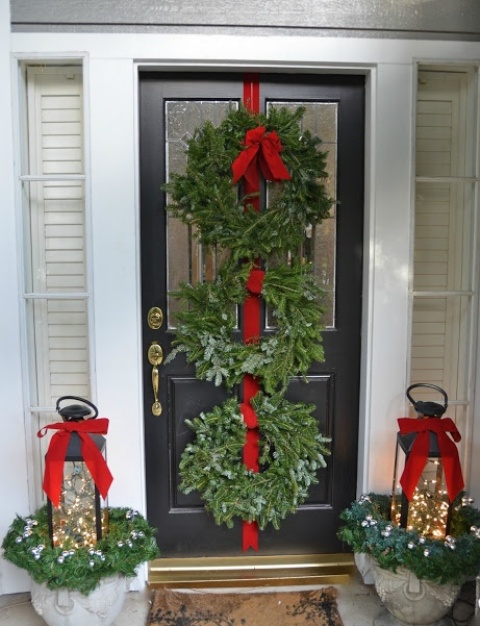 5 Stunning Ideas For Christmas Decor On Your Front Door Designeraffair