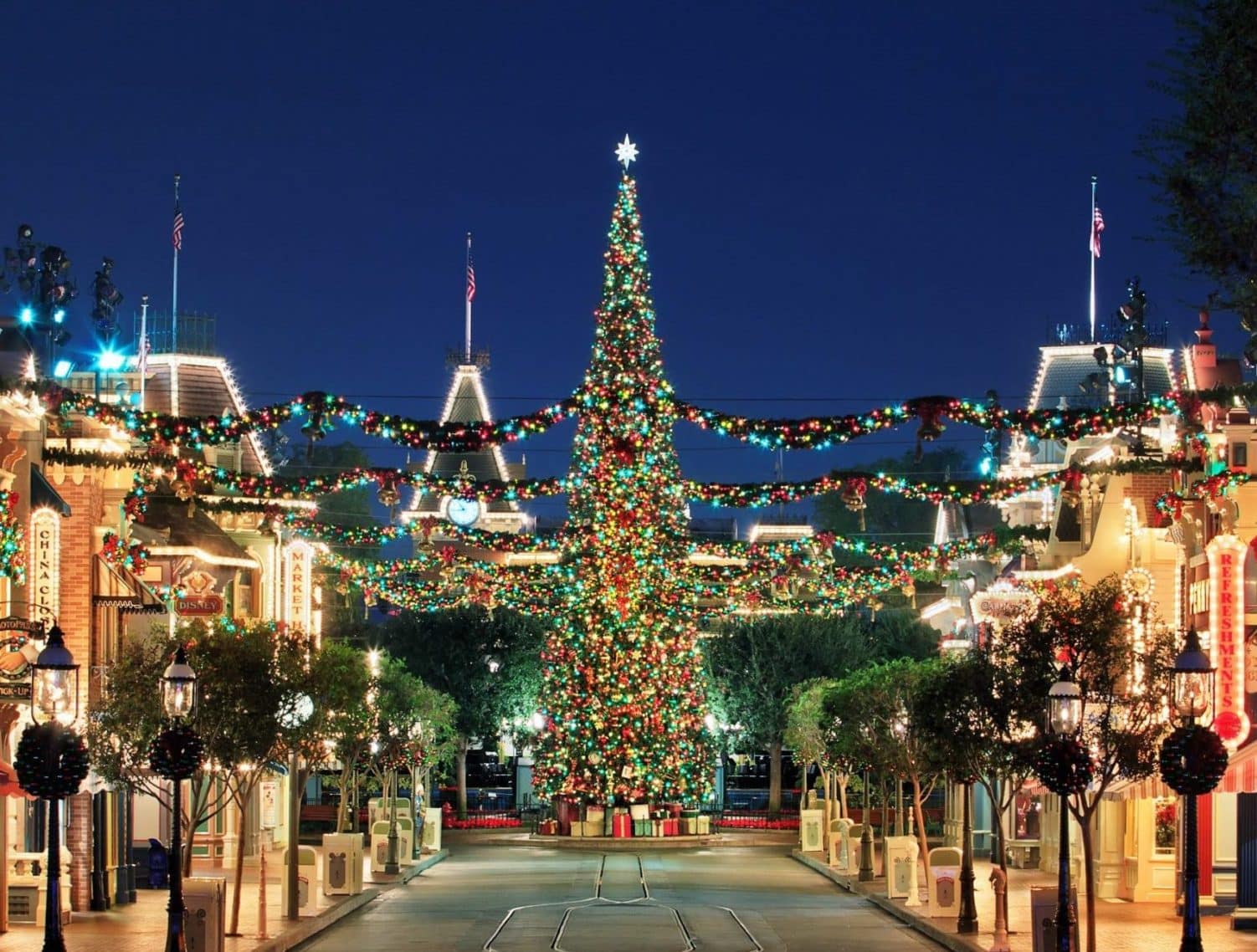 A Family Christmas Guide To The Disneyland Resort