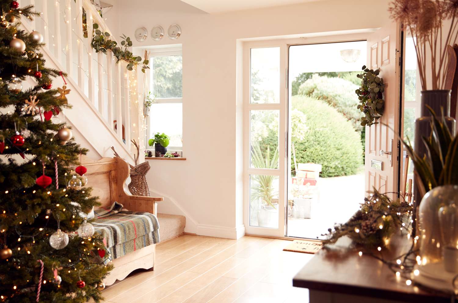 Christmas Decor Ideas 35 Ways To Dress Up Your Home For The Holidays