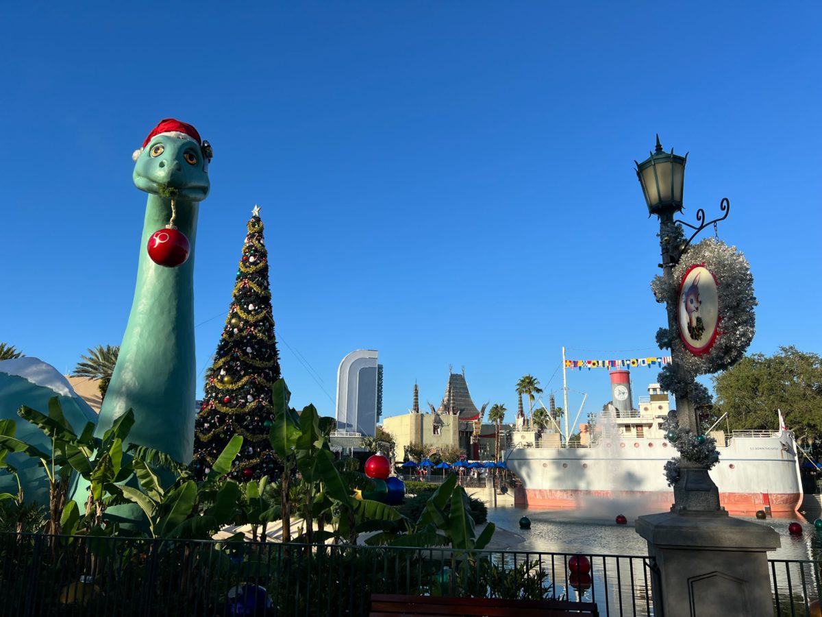 Christmas Tree Poodles And More Decorations Installed At Disney S