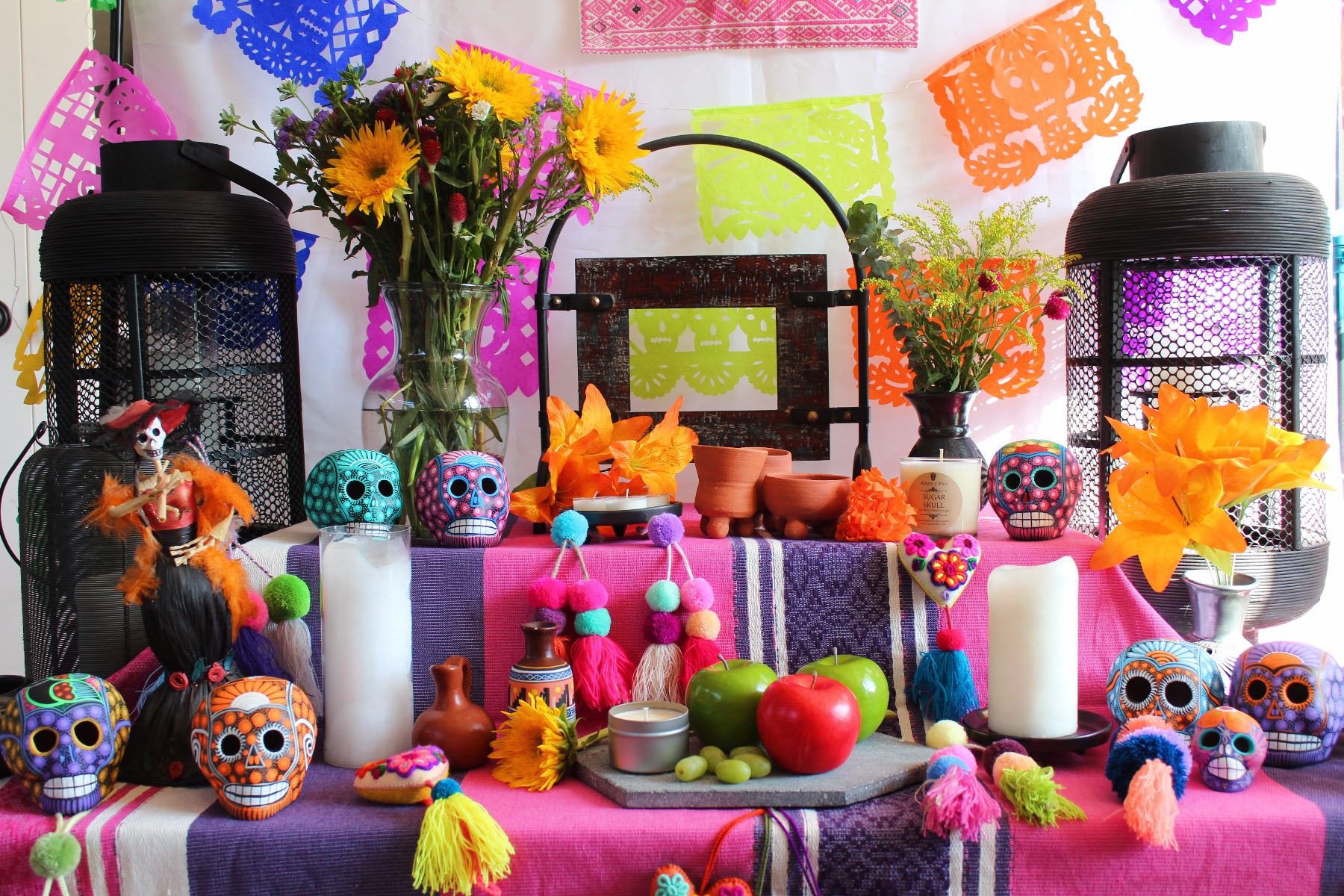 Day Of The Dead Altar Dia De Los Muertos Ofrenda Day Of The Dead