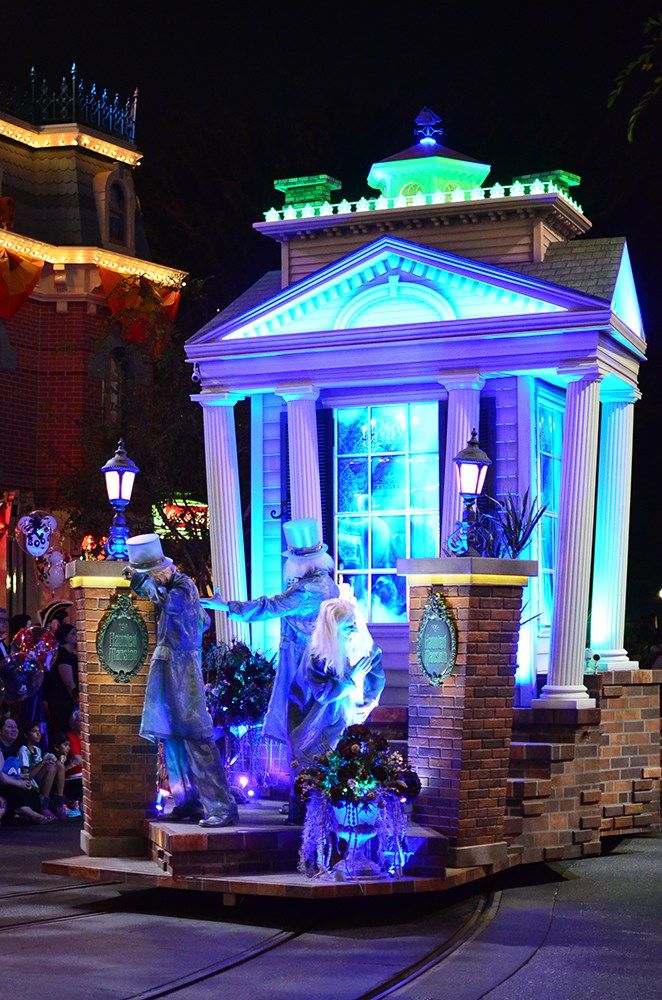 Disneyland Halloween Haunted Mansion Disneyland Disney Haunted Mansion