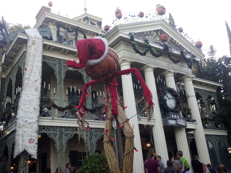 Disneyland Love The Haunted Mansion Decked Out With The Nightmare