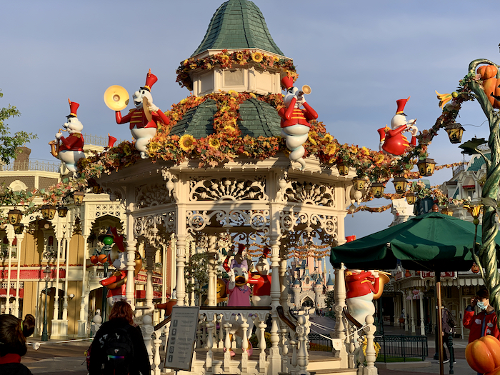 Disneyland Paris Offers Abundance Of Halloween Decorations For 2020