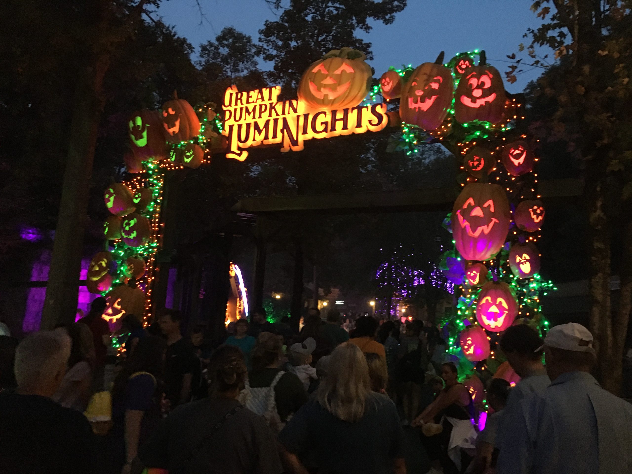 Dollywood Park Great Pumpkin Luminights And Train Ride 2021 Spooky