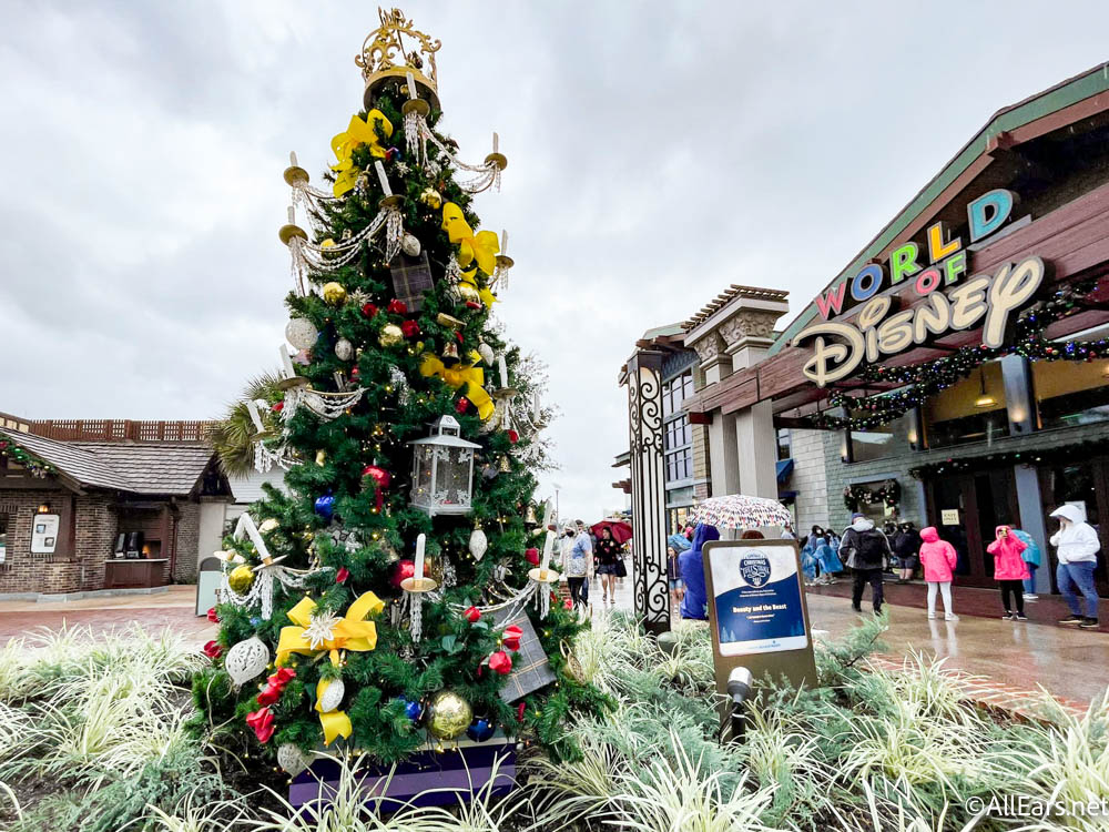 Downtown Disney Christmas 2021