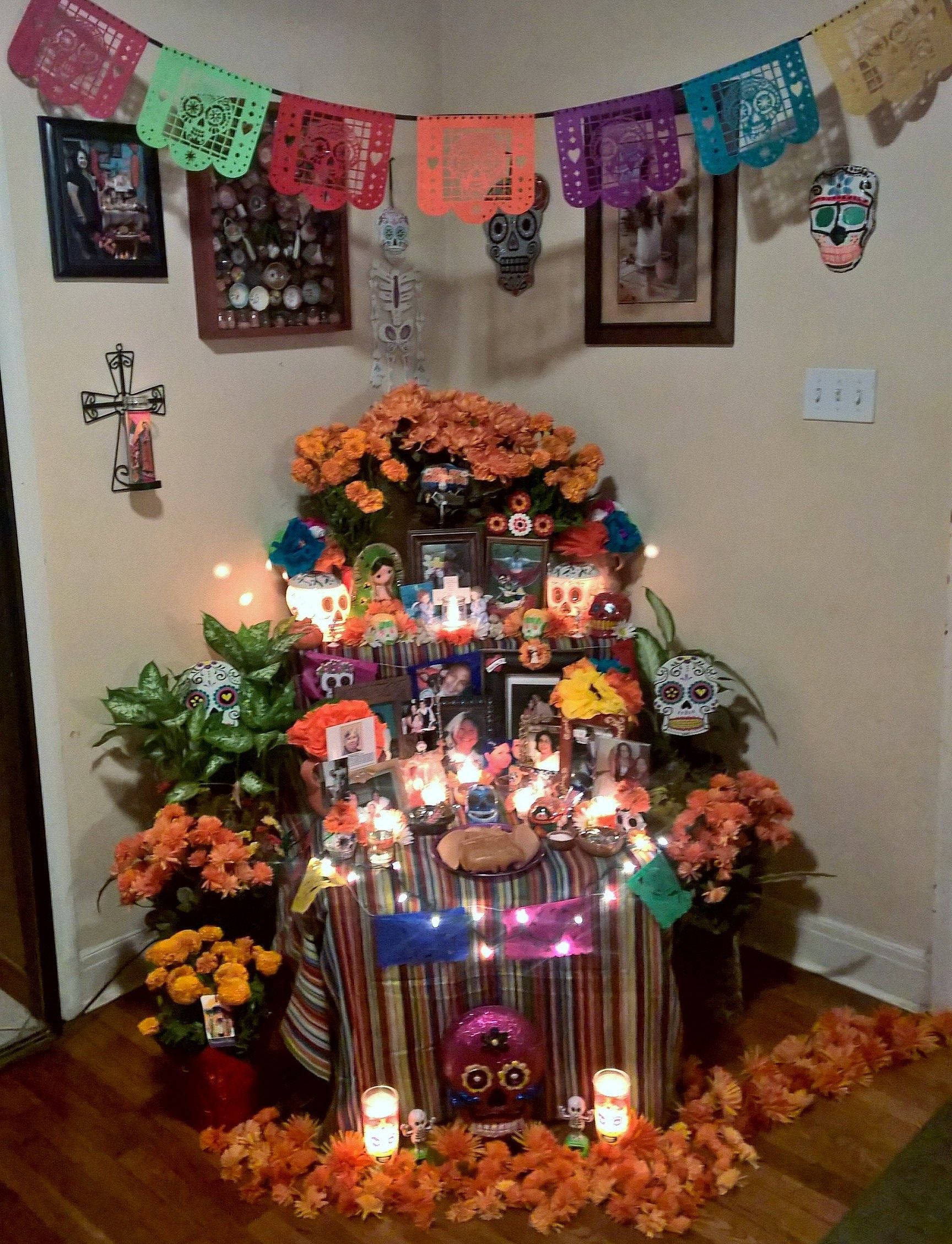 Find D A De Los Muertos Altar Decor Day Of The Dead Party Ideas To