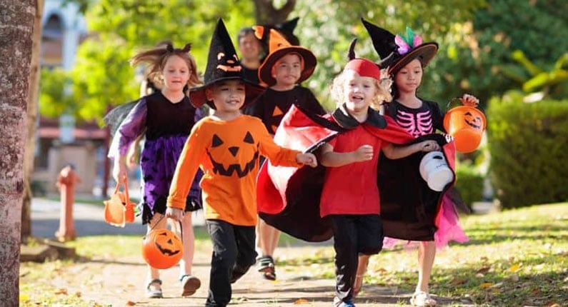 Halloween Etiquette Tips For Trick Or Treaters And Parties