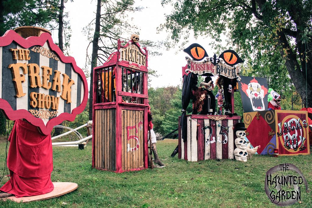 Haunted Carnival Props