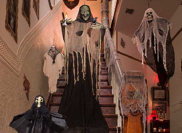 Haunted House For Kids Haunted House Halloween Party Scary Haunted