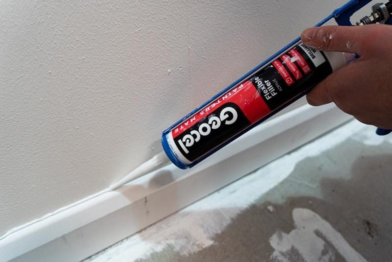 Here S How To Apply Decorators Caulk Expert Guide Builders Buddy