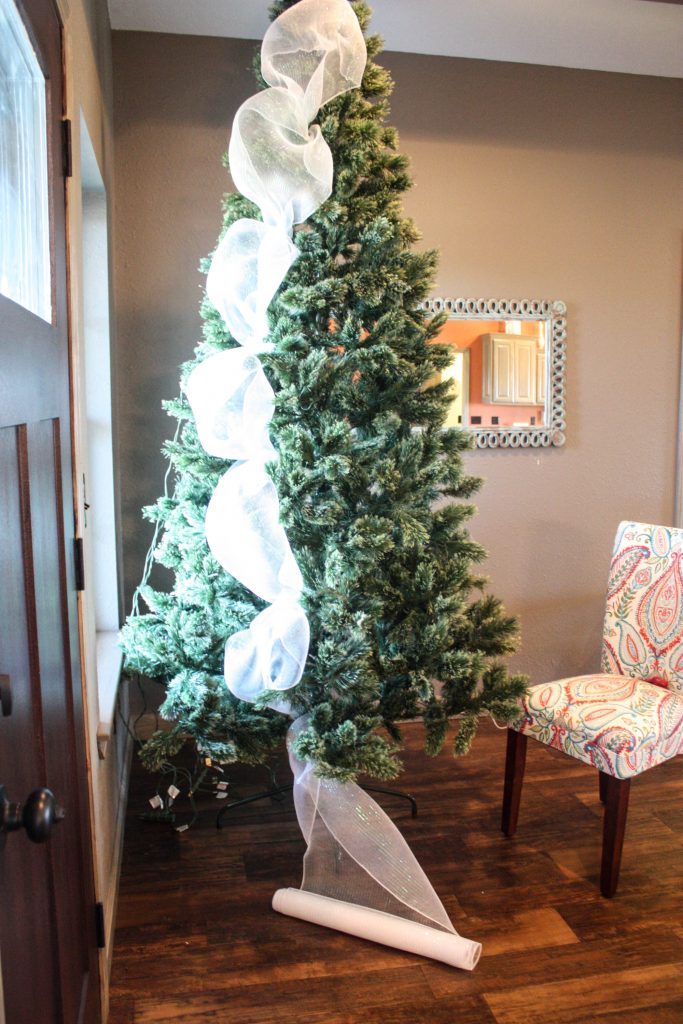 How To Decorate A Christmas Tree From Start To Finish The Easy Way Re Fabbed