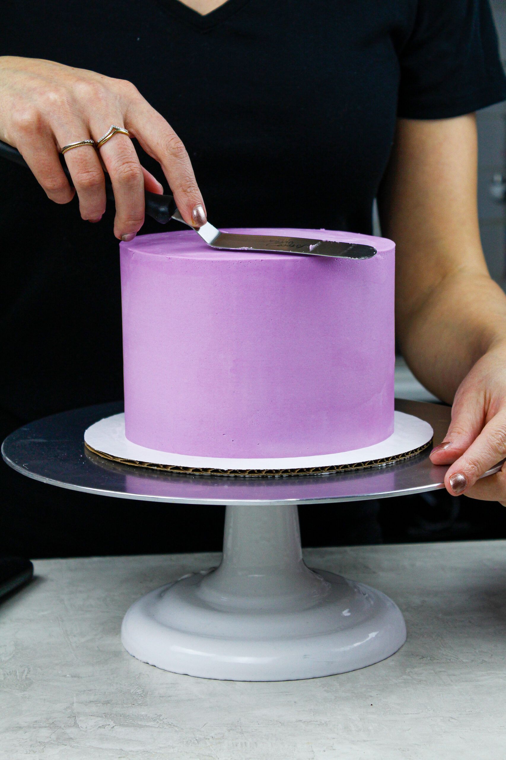 How To Frost A Cake With Buttercream Step By Step Tutorial Photos