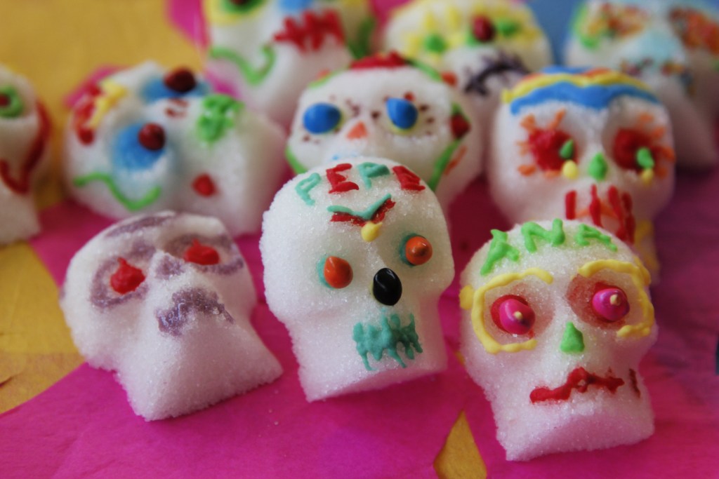 How To Make Edible Sugar Skulls For Day Of The Dead Mama Latina Tips