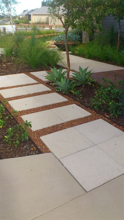 Landscaping I Did Diy Use Edging To Contain Small River Rocks Paths