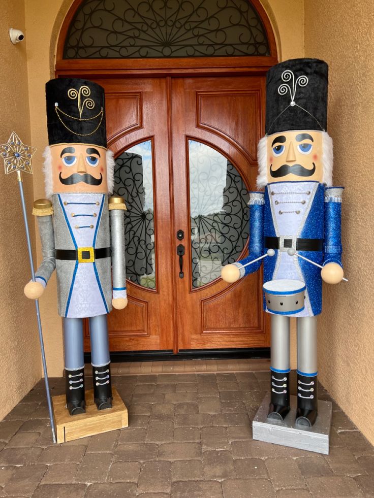 Let A Couple Of Life Size Nutcrackers Stand Guard To Give Christmas