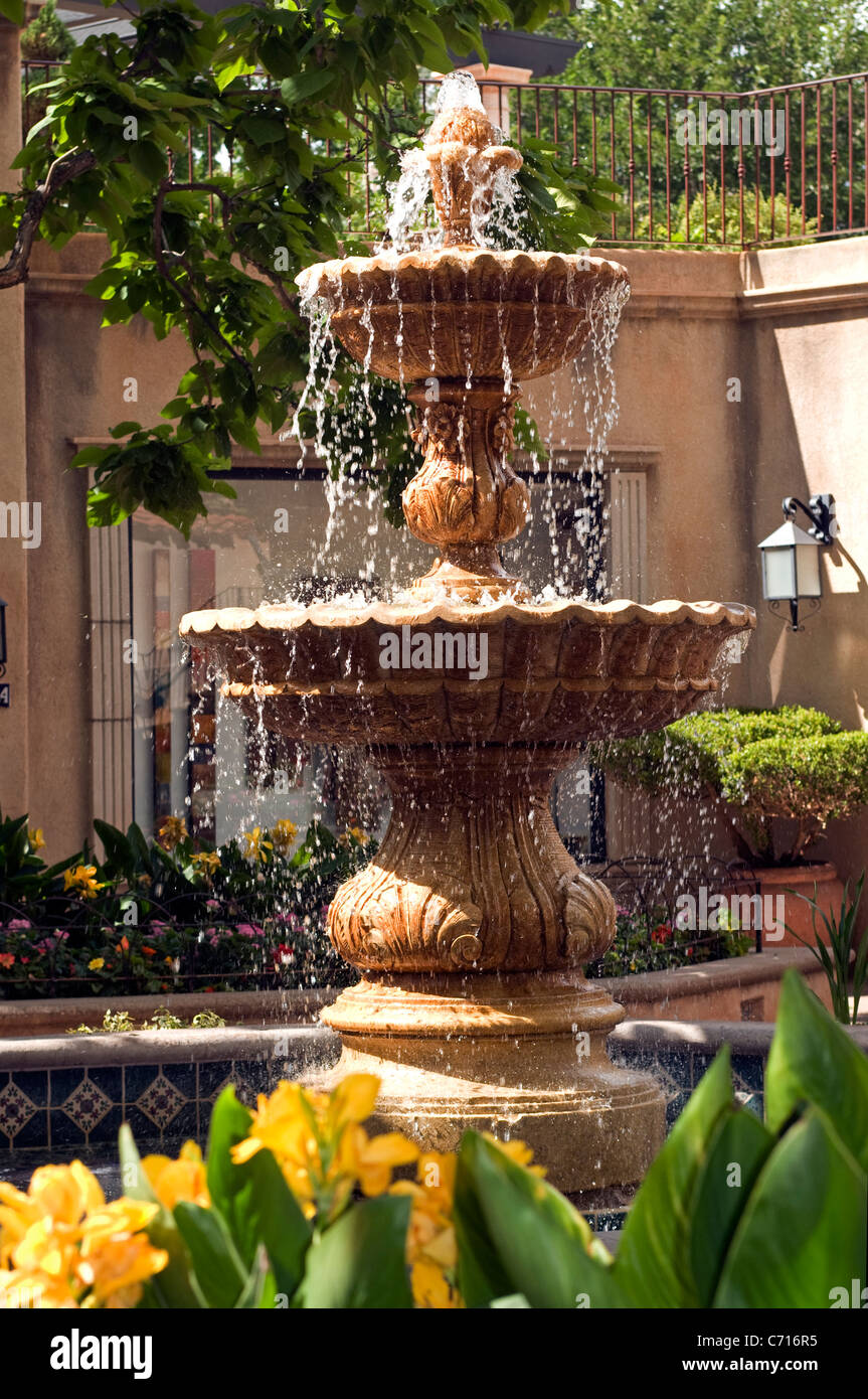 Lovely Spanish Courtyard Patio With Fireplace Spanish Style Homes