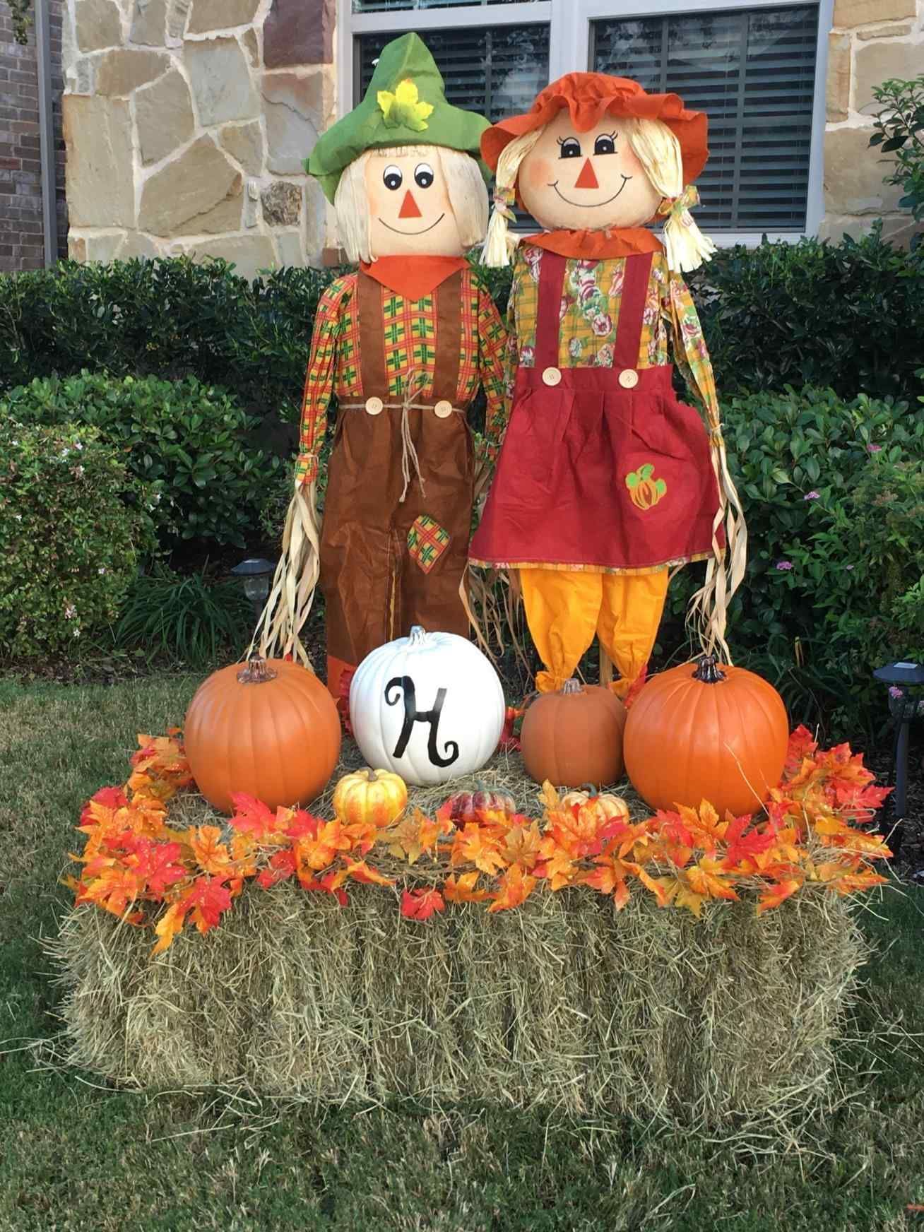 My 2016 Fall Yard Decorations I Used A Different Boy And Girl