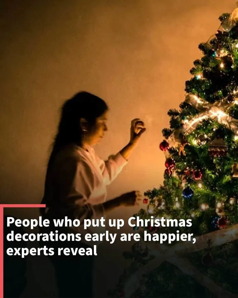 People Who Put Up Christmas Decorations Early Are Happier Classic Christmas Decorations