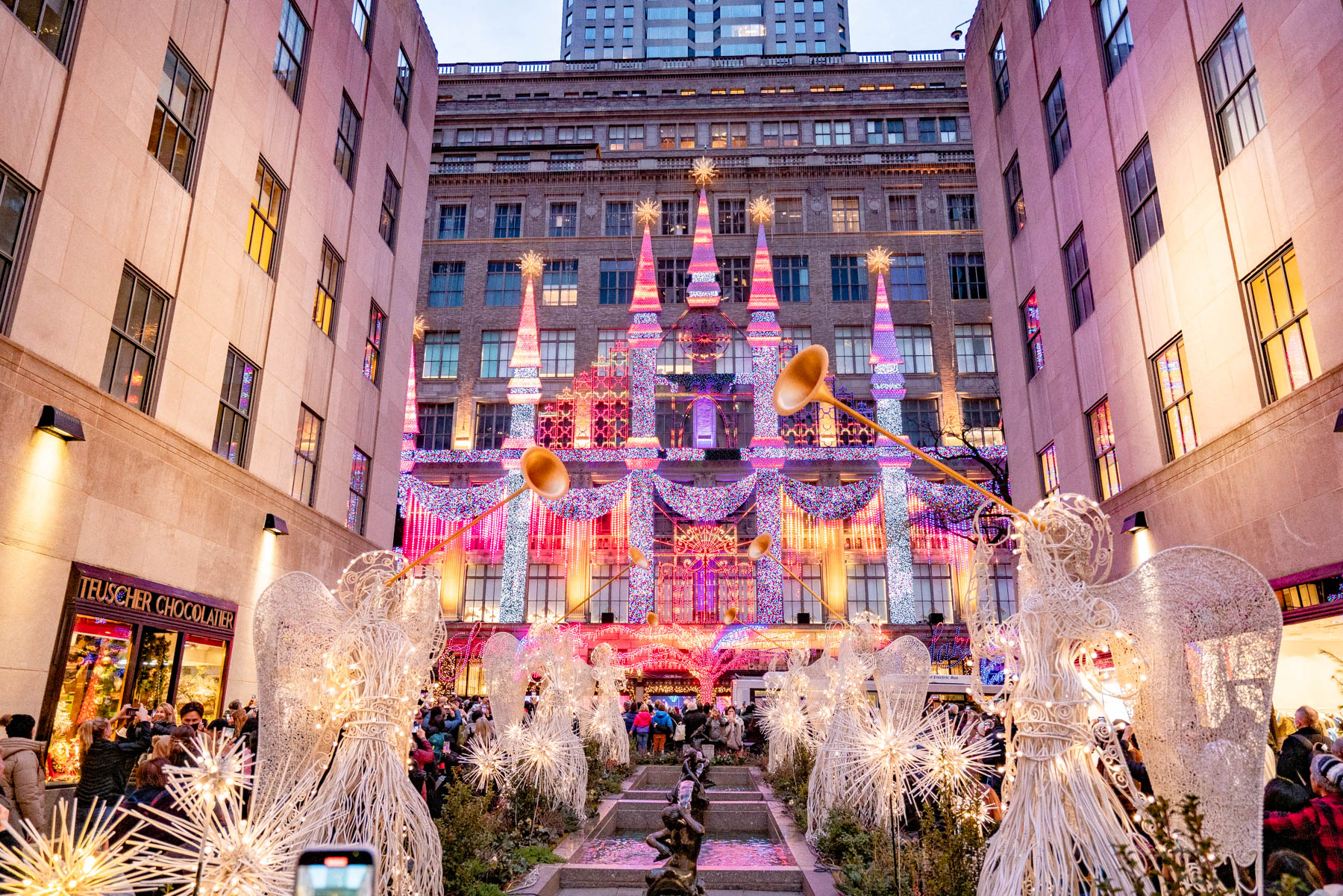 Pin By April Avril On Lieux Visiter Nyc Christmas New York