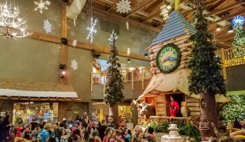 Plan A Holiday Family Getaway To Snowland At Great Wolf Lodge Great