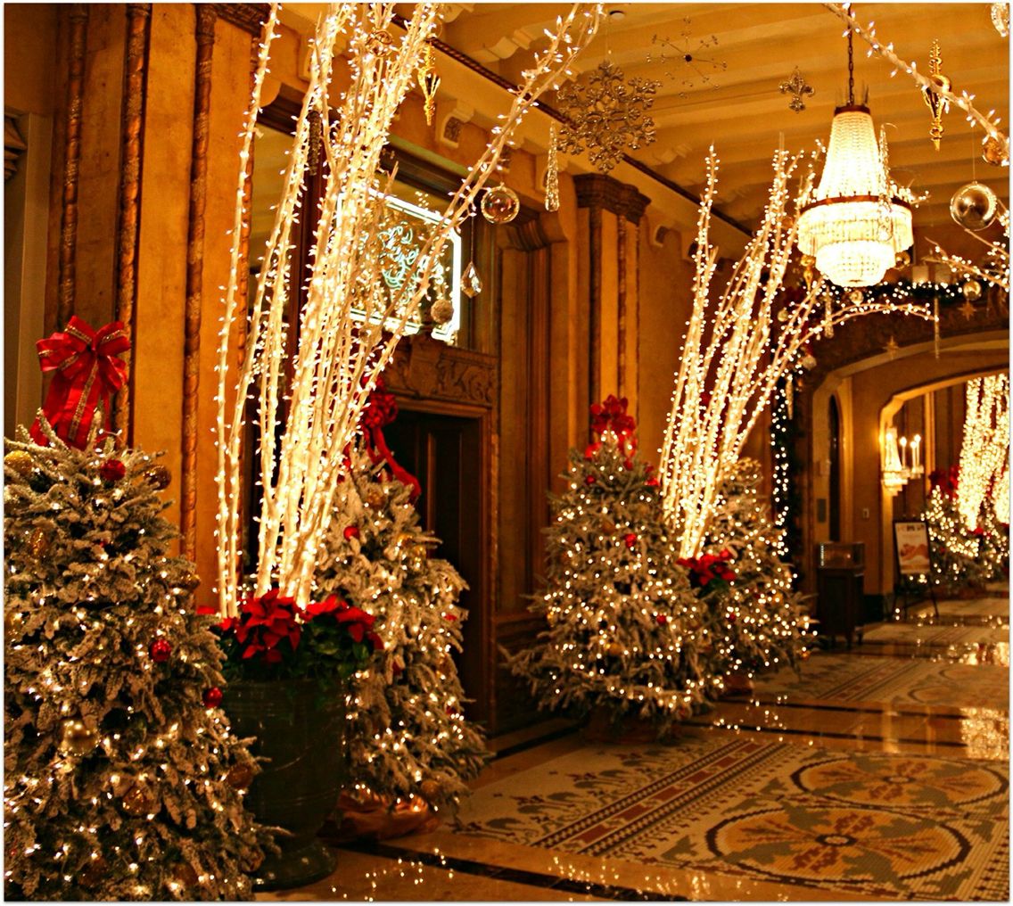 Roosevelt Hotel Decorated For Christmas New Orleans Travel Crescent