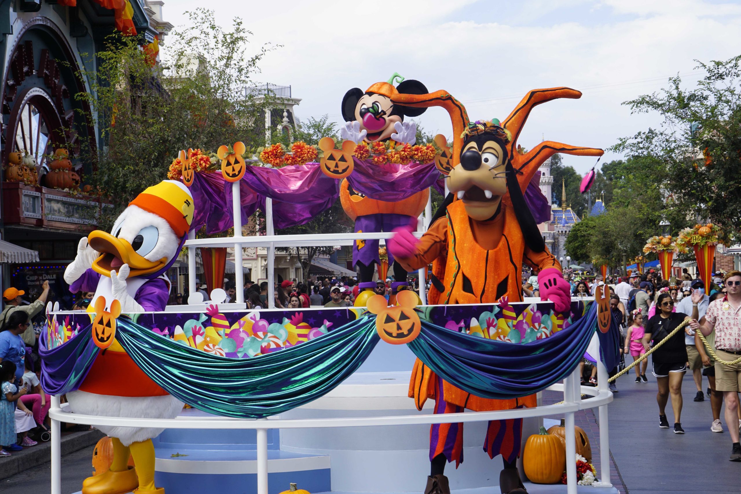 The Disney Villains Halloween Parade Disneyland Paris Halloween