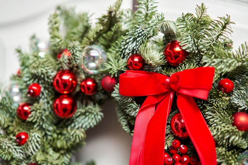 Top Tips On Decorating Festive Wreaths Thompsons Plants Garden Centres