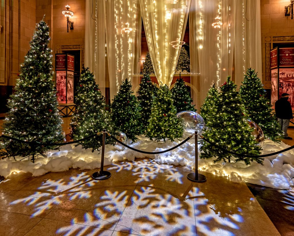 Union Station S Holiday Reflections Exhibit Dazzles Guests In First