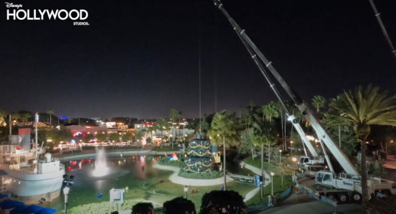 Video Holiday Decorations Go Up Around Walt Disney World Notes From