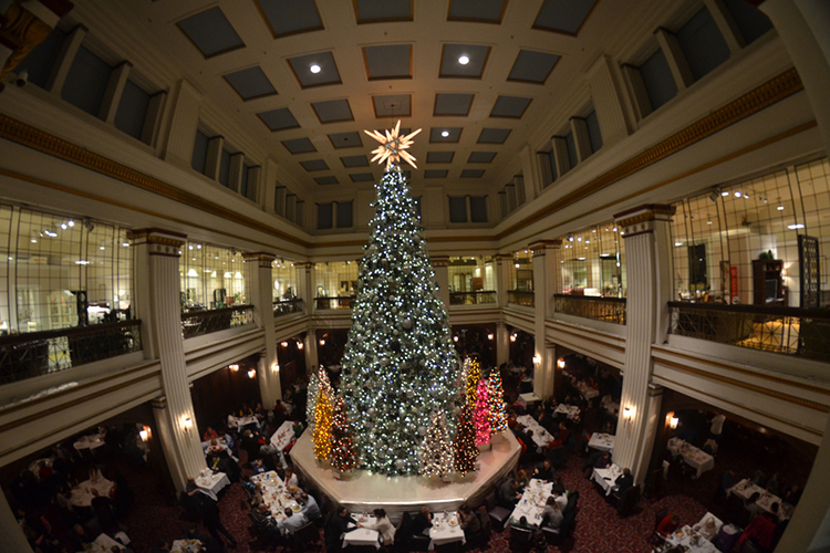 Walnut Room Chicago Christmas 2024 Lok Jenni Shirley