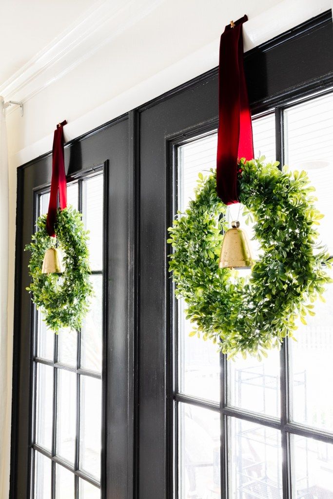 Best Tools for Hanging Outdoor Decorations Easily