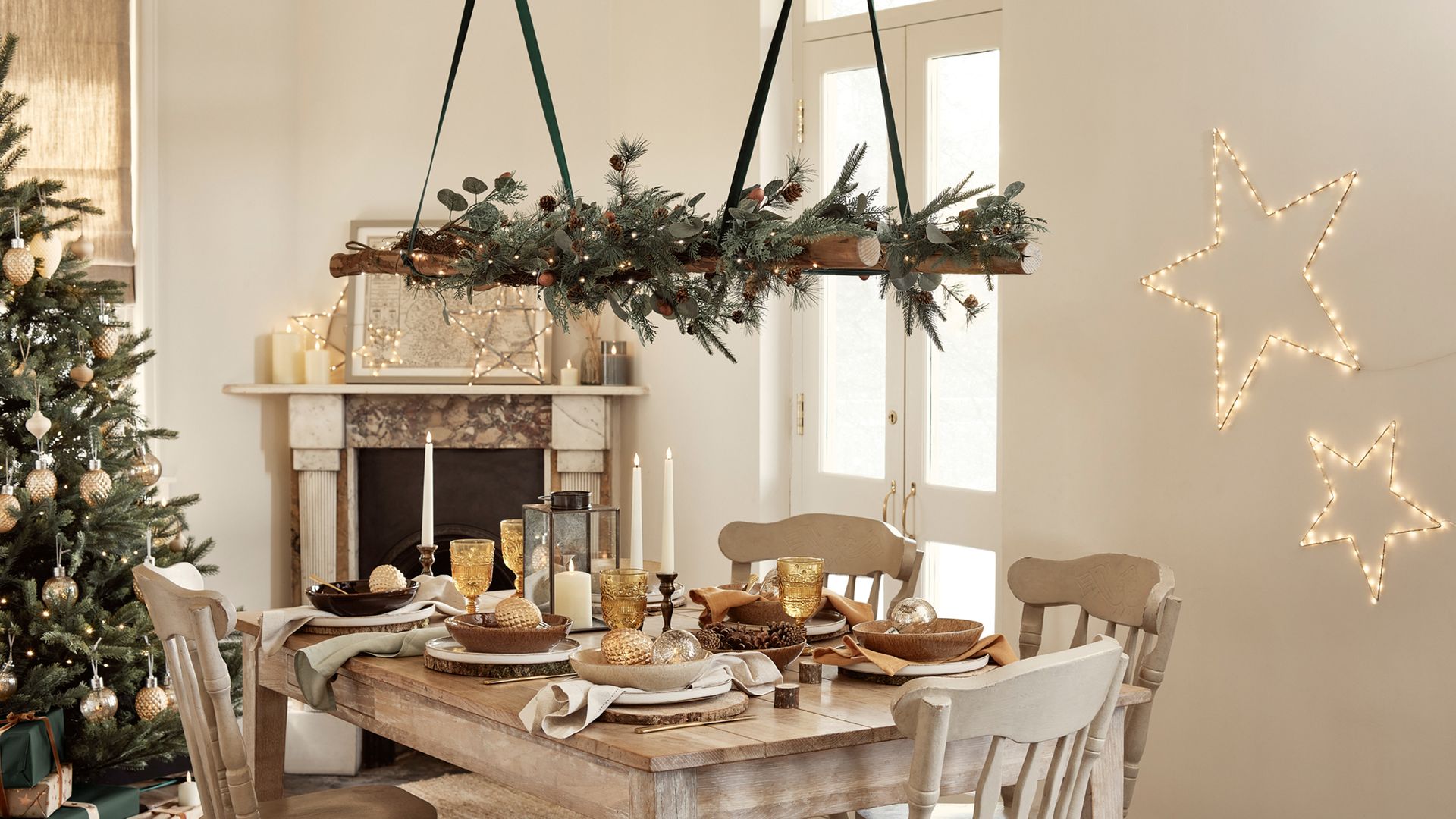 When to Put Up Christmas Decorations: The Ultimate Guide