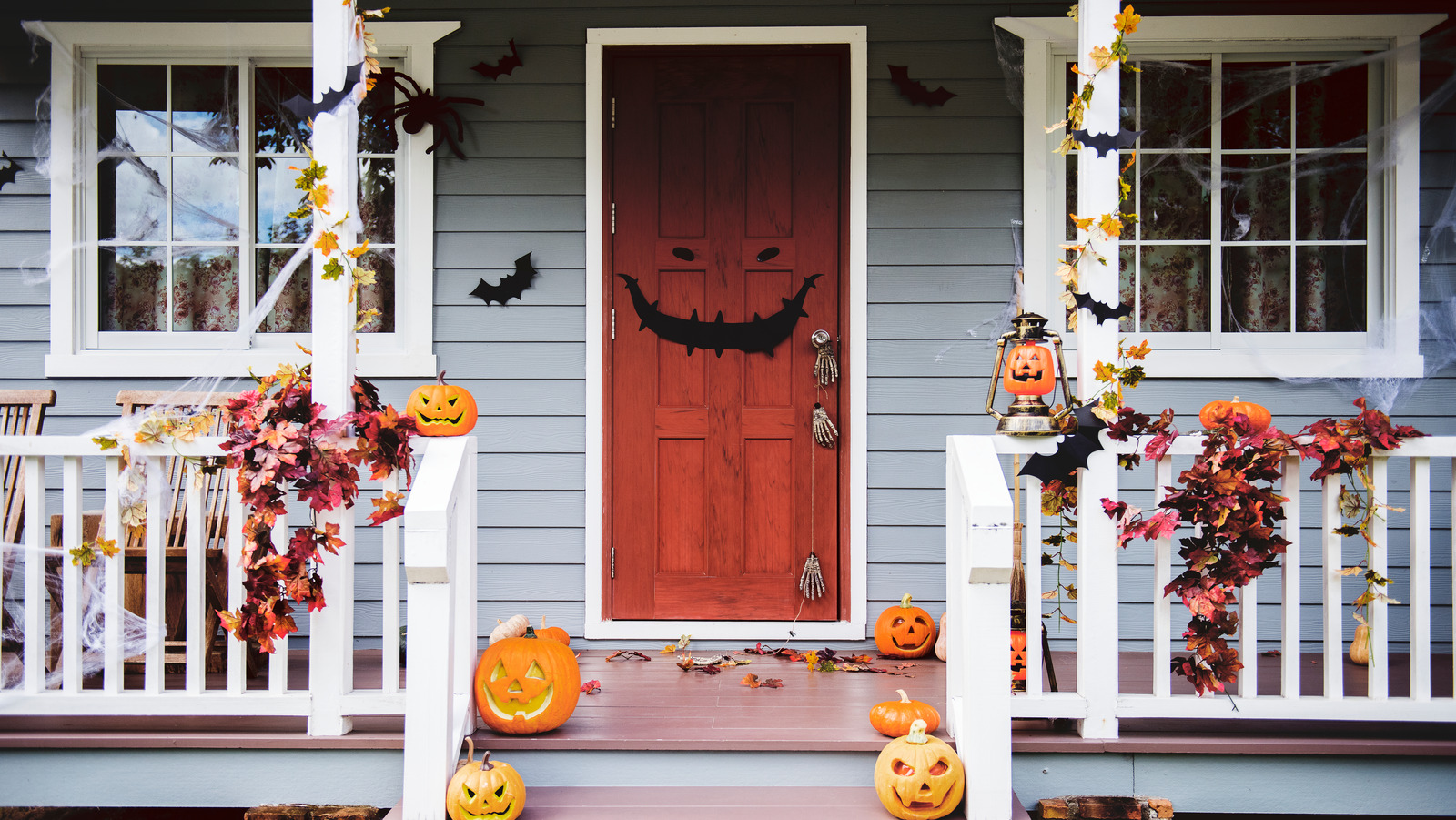 When to Start Halloween Decorations: The Ultimate Guide