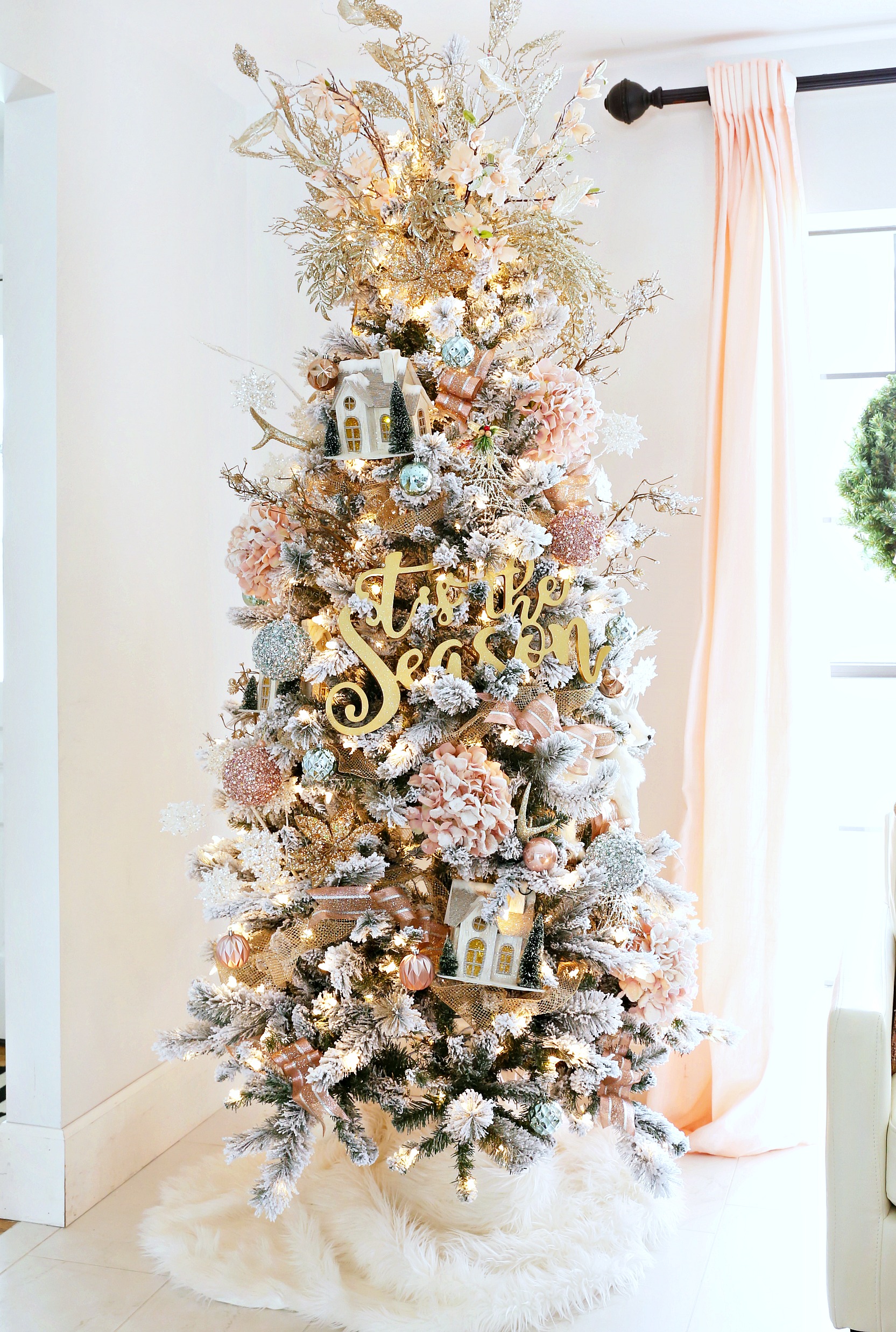 5 Easy Steps to Start Decorating Your Christmas Tree