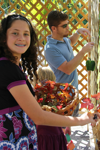 5 Historical Moments When Children Decorated Sukkot