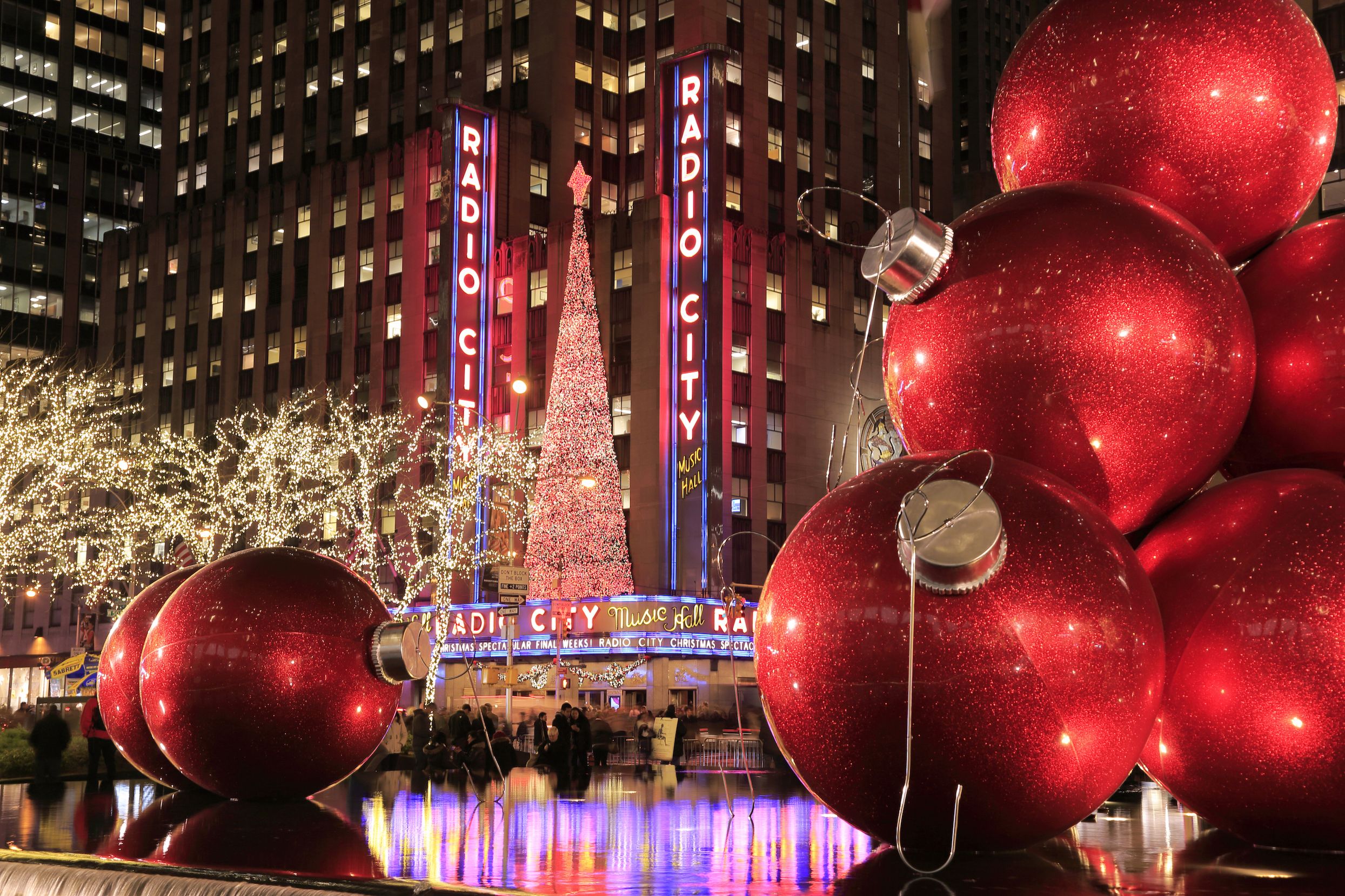 Christmas Decorations in New York: When They Go Up